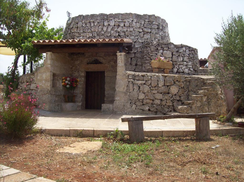 Гостевой дом Trullo Contrada Stracca Аллисте Экстерьер фото